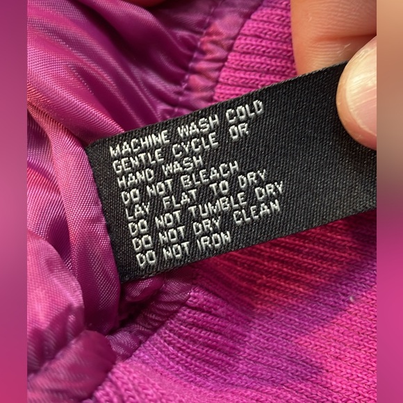 Medium Magenta Last Kiss Hooded Rain Vest - Picture 4 of 6